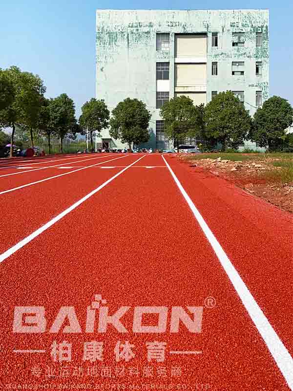 江西吉安新国标透气型跑道11(1).jpg